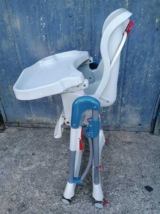 детское кресло для кормления.