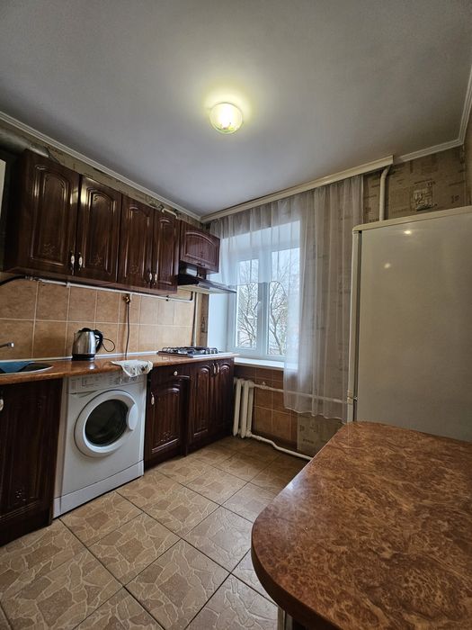 Двокімнатна квартира біля парку.