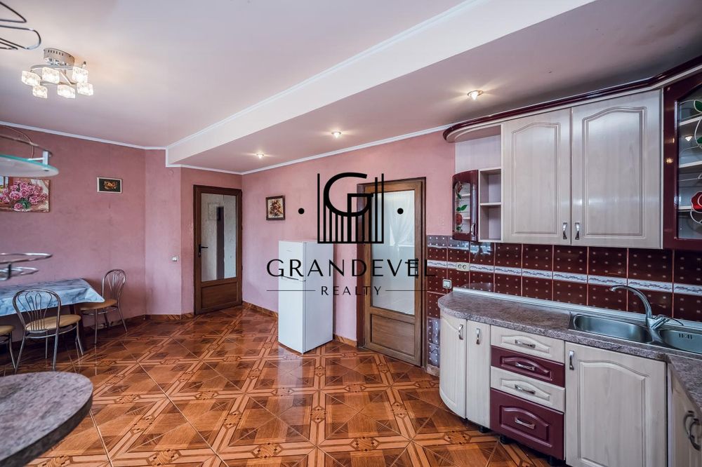 Будинок Ходосівка 185 м², 12 км Київ, сауна, баня, цоколь