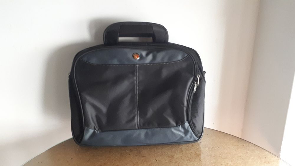 (Nova) Pasta Targus para transporte de portátil e afins