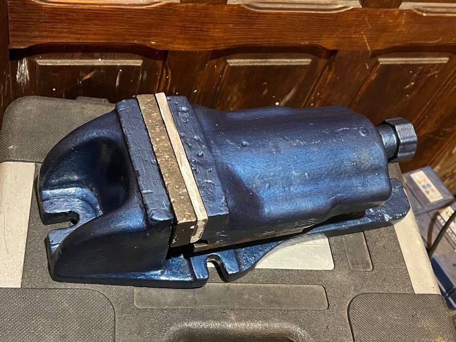 Stare prl narzedzia imadło maszynowe bison