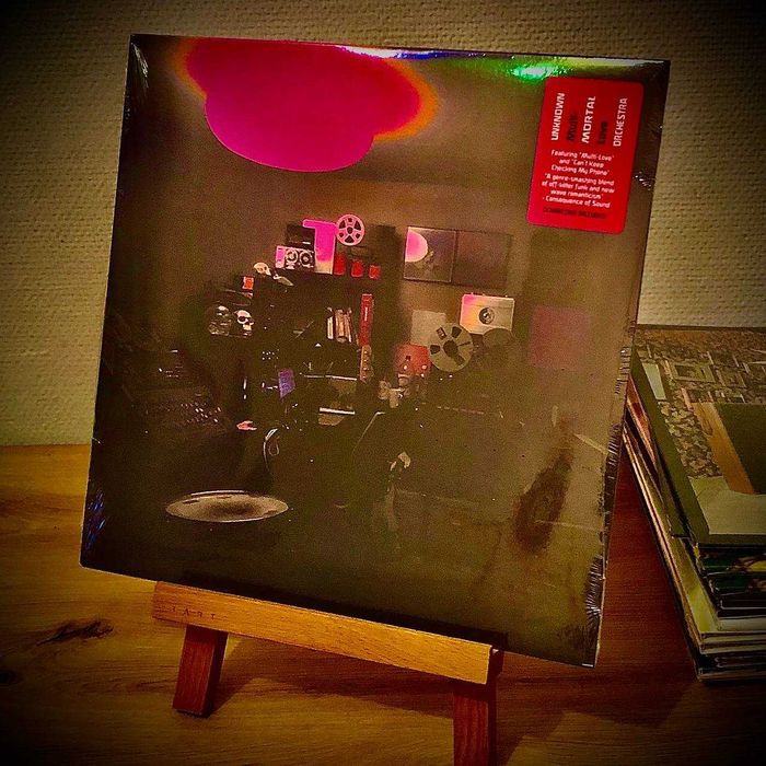 Нові запаковані вінілові платівки