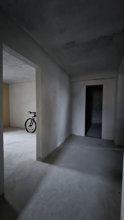 Продаж трикімнатної квартири у м.Самар (106 м²)