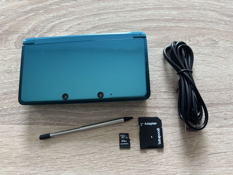Nintendo 3DS Aqua Blue 64 gb
