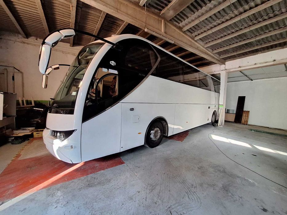 Autocarro 51 lugares