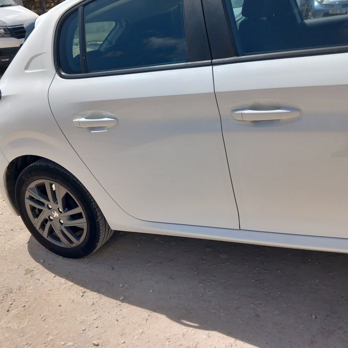 Portas completas Peugeot 208 fase 2 ( não tenho porta do condutor )