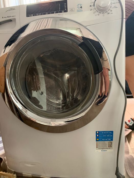 Máquina de Lavar e Secar Roupa (como nova!)