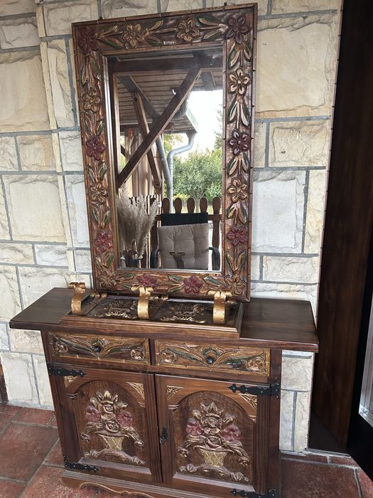 Drewniane meble ,lustro ,komoda,wieszak rzeźbione