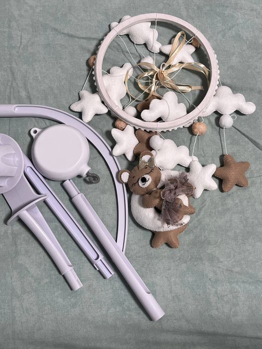 Детский мобиль в кроватку