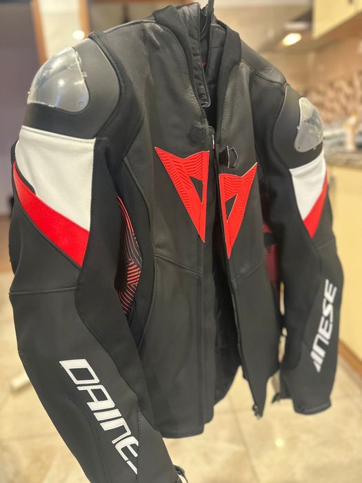 Casaco de pele Dainese AVRO 5 tamanho 52 novo a estrear