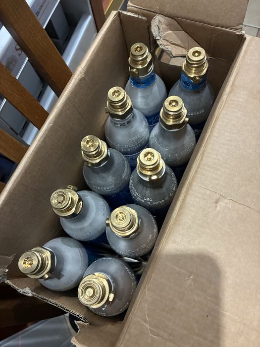 10 pustych butli soda stream wkręcanych