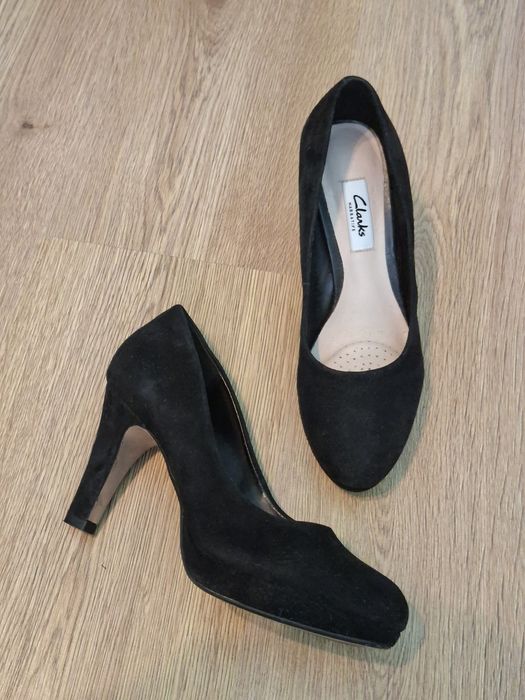 Czółenka 37.5 zamszowe Clarks