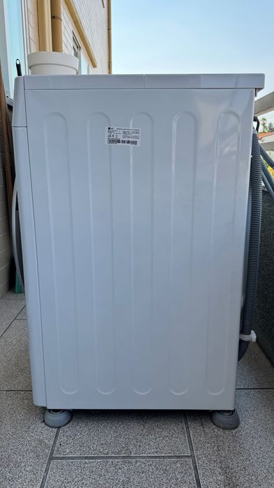 Máquina de Lavar LG | 9kg | 1400rpm | Classe A