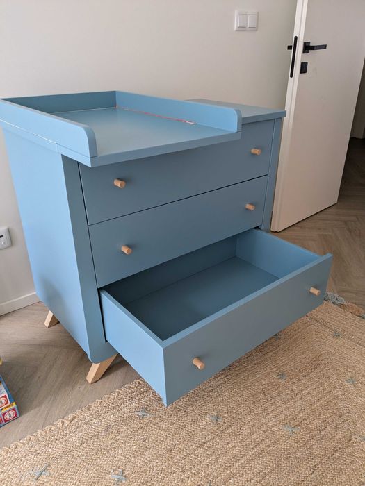 Conjunto berço + Colchão Care Pigü 140x70 + cómoda com fraldário em madeira – azul claro, muito bom estado
