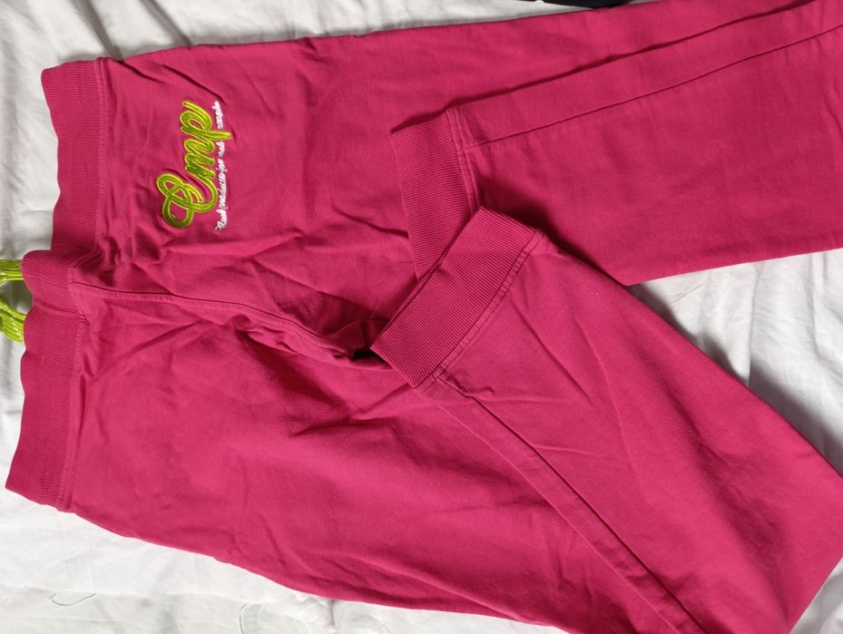 Нові штани для дівчаток.