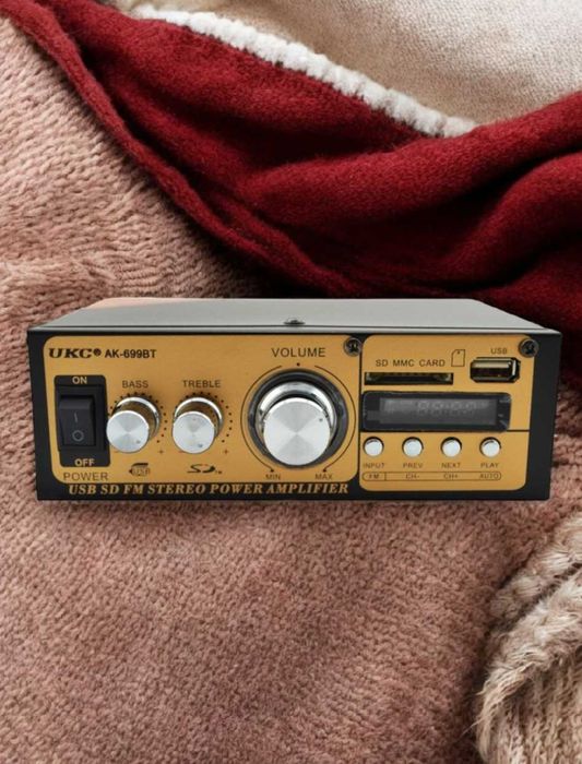 Потужний підсилювач з bluetooth видає якісний чіткий звук