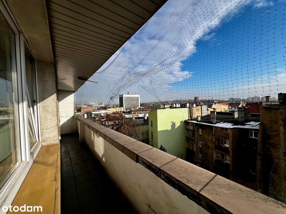 Przestronne mieszkanie z balkonem w centrum