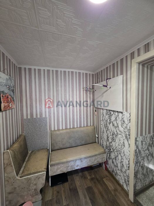 У продажі будинок в центрі  міста.