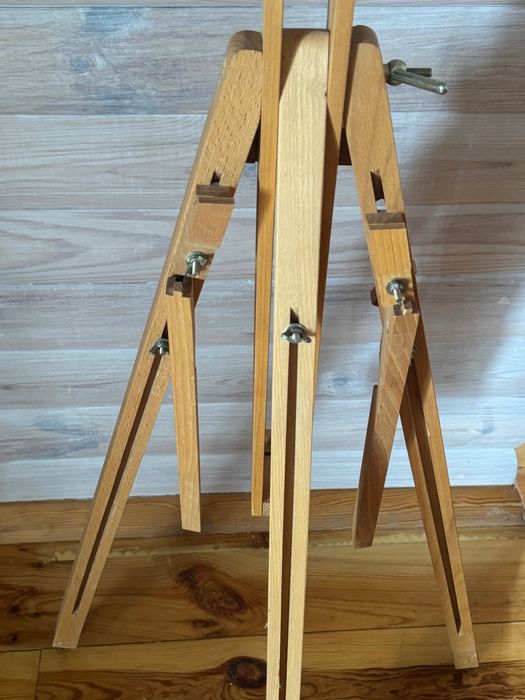 Мольберт для малювання