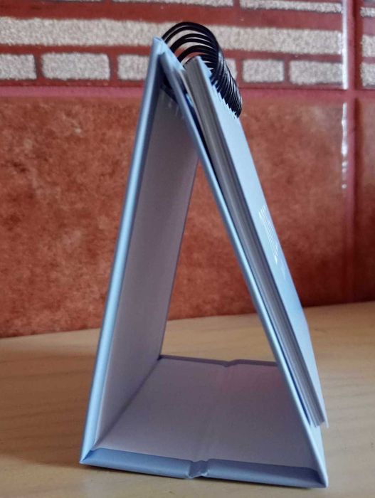 CLM25_001 | 2025 Desk Calendar | 10 cm x 7.5 cm | NEW64552719418626123