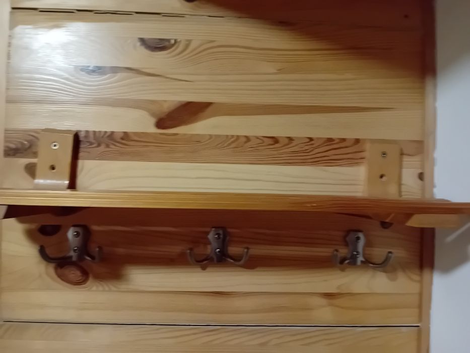 Półka nadwieszakowa drewniana