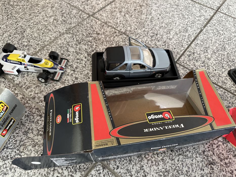 3 Carros miniaturas Burago coleção