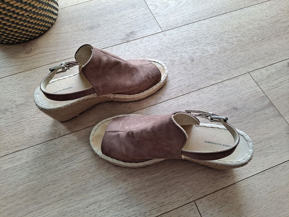 Buty ma platformie rozm. 40