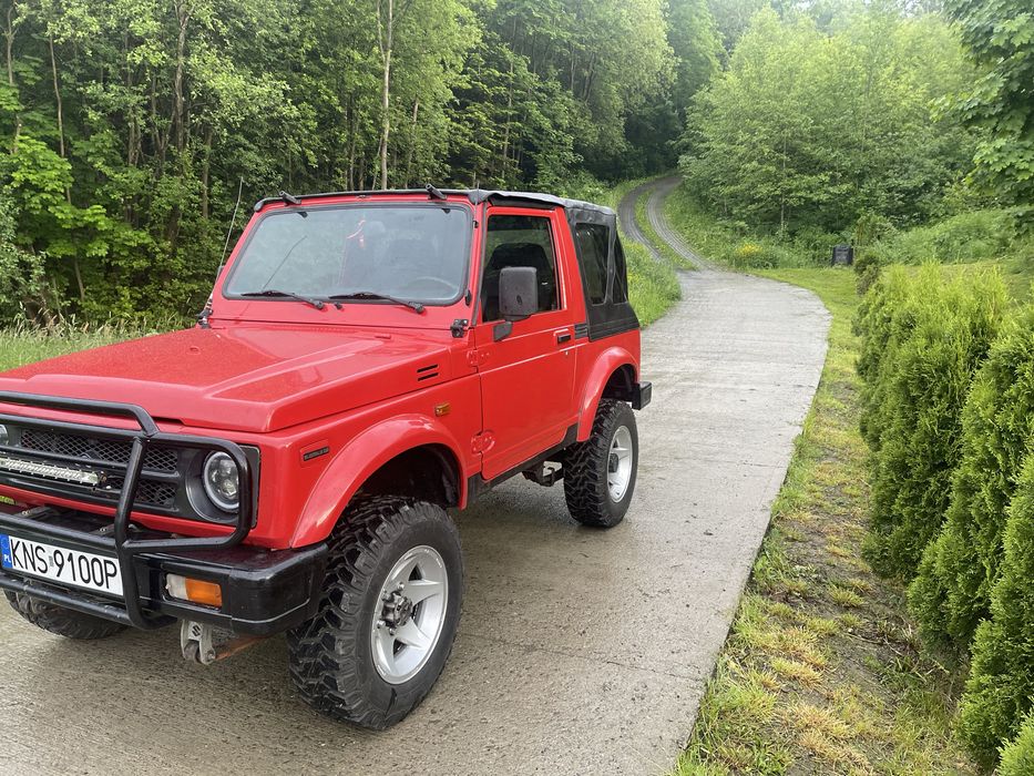 Suzuki samurai , doinwestowany