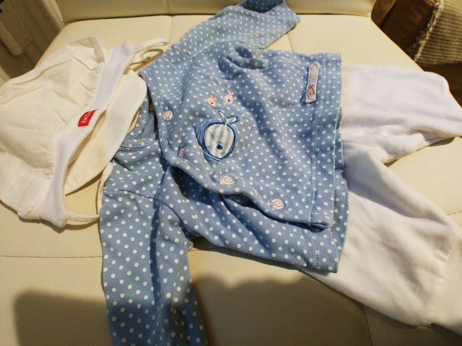 Komplet niemowlęcy:  kaftanik+ śpiochy 2 szt + czapka. Okazja