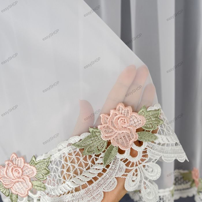 Firana z piękną gipiurą dół prosty