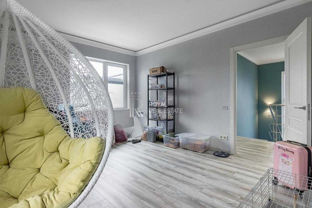 Продаж Будинок Гатне вул. Янчука 144 м² 4 кімнати 3 спальні Тераса Меблі Техніка Готовий до проживання Метро Теремки