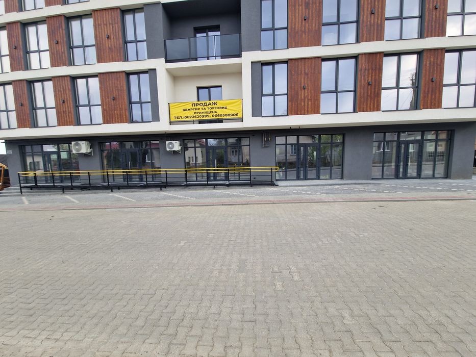Продається комерція площею 70 і 90м.кв в м.Снятин