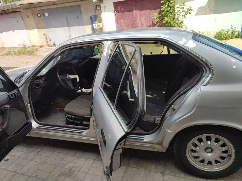 Продам BMW e34 m30b35