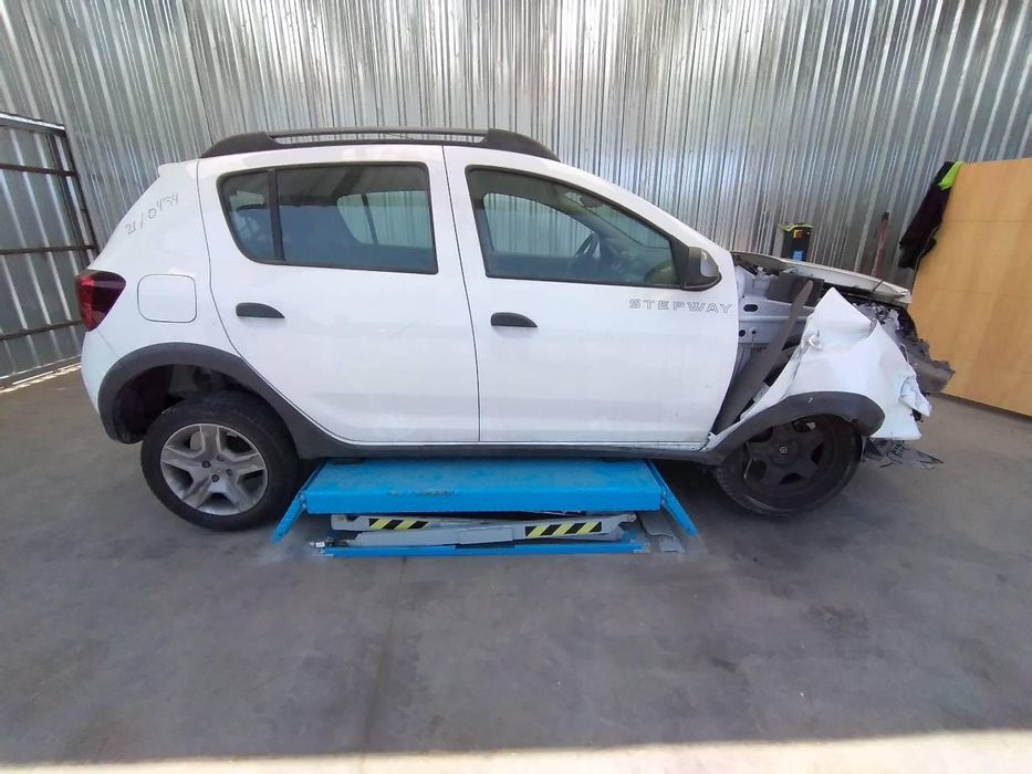 Farol De Nevoeiro Esquerdo Dacia Sandero Ii