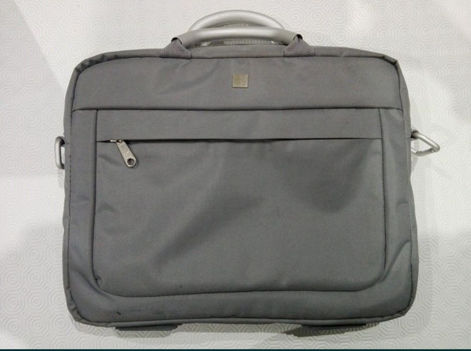 Mala acolchoada para escritório e transporte de portáteis