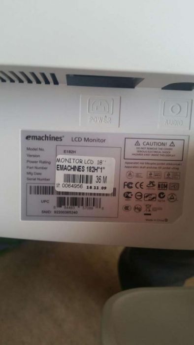 Monitor emachines e128h !!