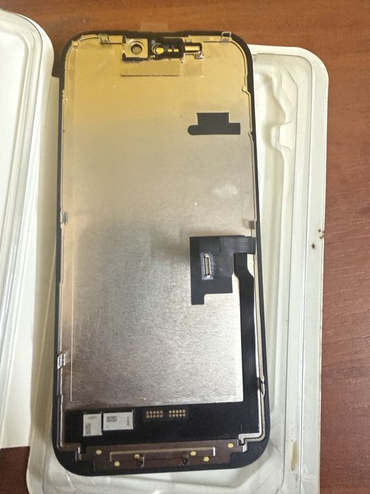 Iphone 16 pro дисплей