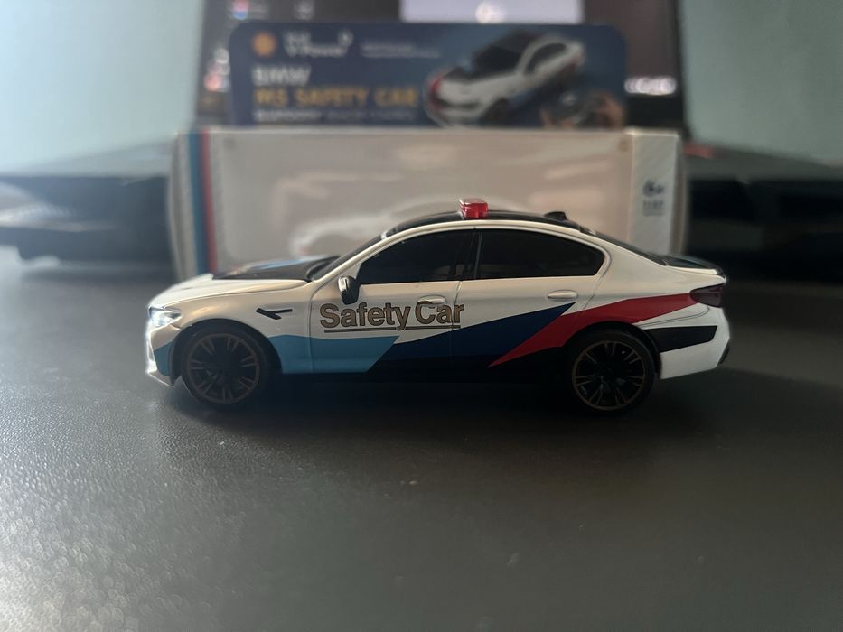 Коллекционная модель BMW M5 Safety car Shell