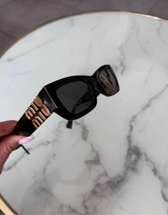 Okulary czarne MiuMiu