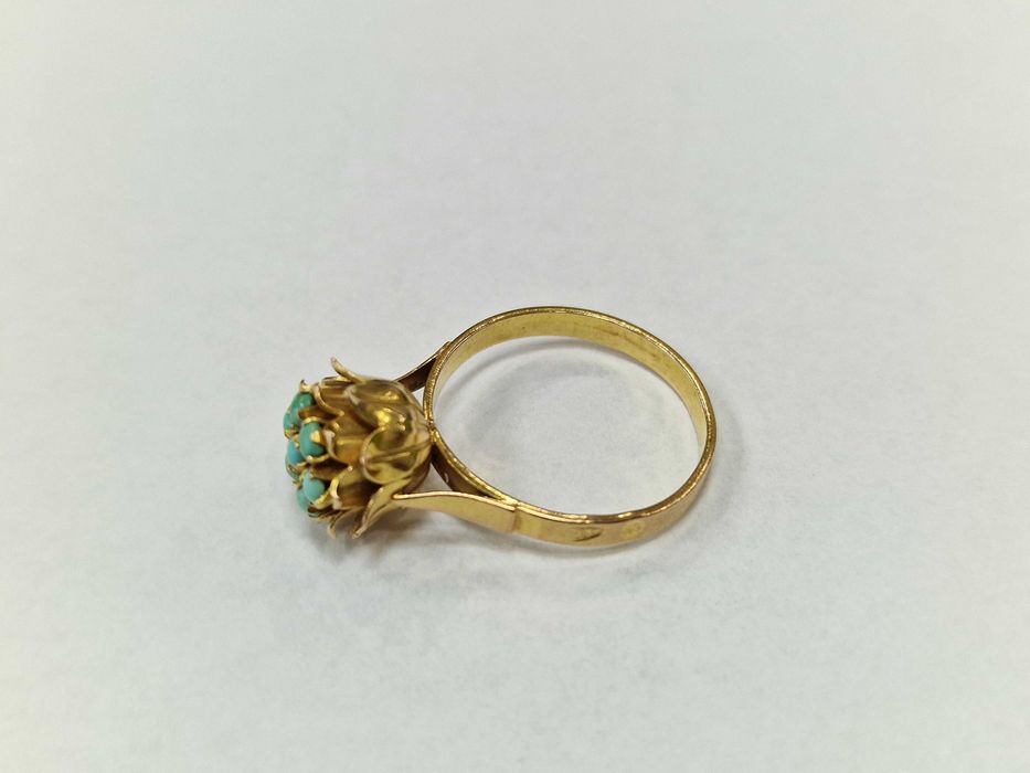 Złoty pierścionek/ ~~ 700/ 3.66 gram/ R16/ Turkusy/ Iran XX wiek