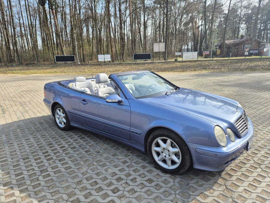 samochód osobowy MERCEDES-BENZ CLK 230