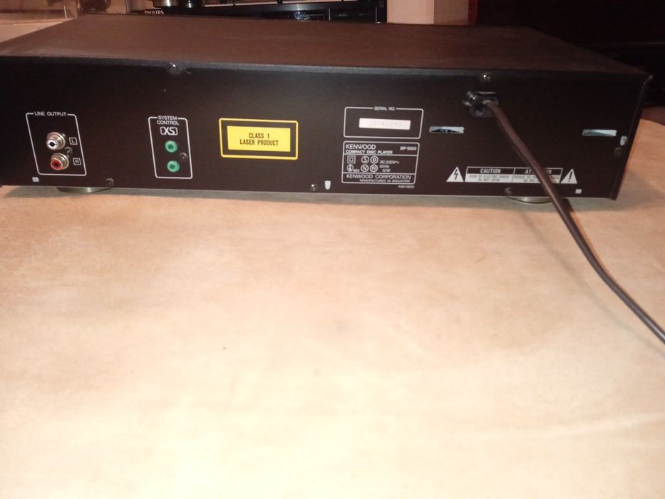 продаю CD проигрыватель Kenwood