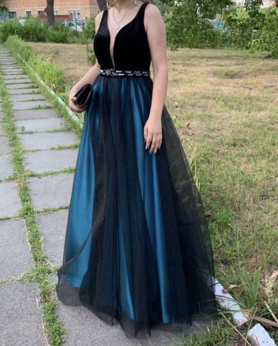 Продам сукню на випускний .