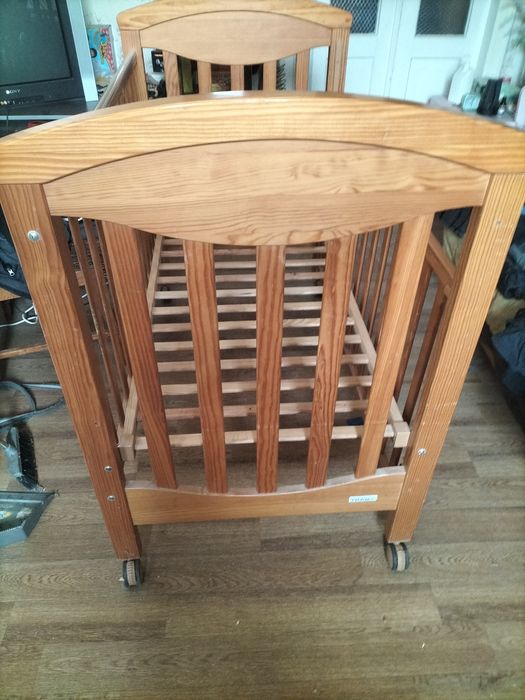 Дитяча  кроватка для малюка