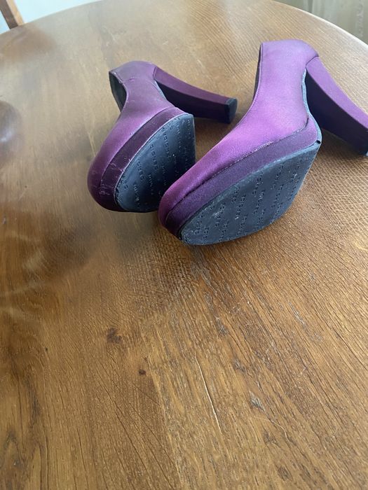 Sapatos de cetim roxos n.38