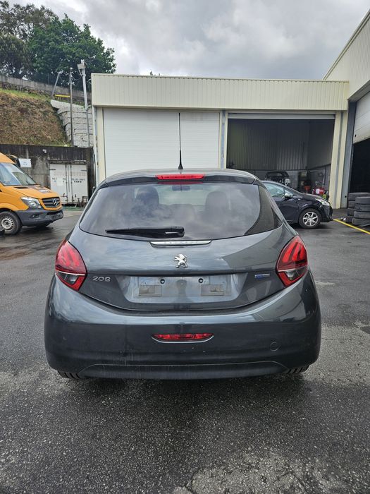 Peugeot 208 STYLE 1.2 VTi de 2017 para peças