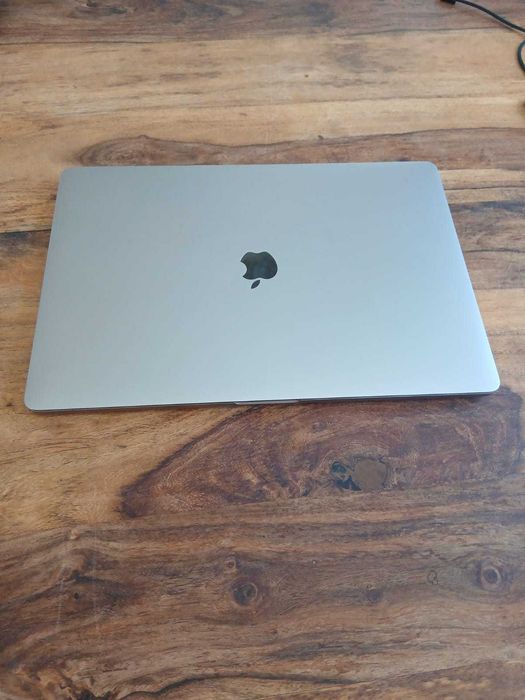 MacBook Pro 16inch