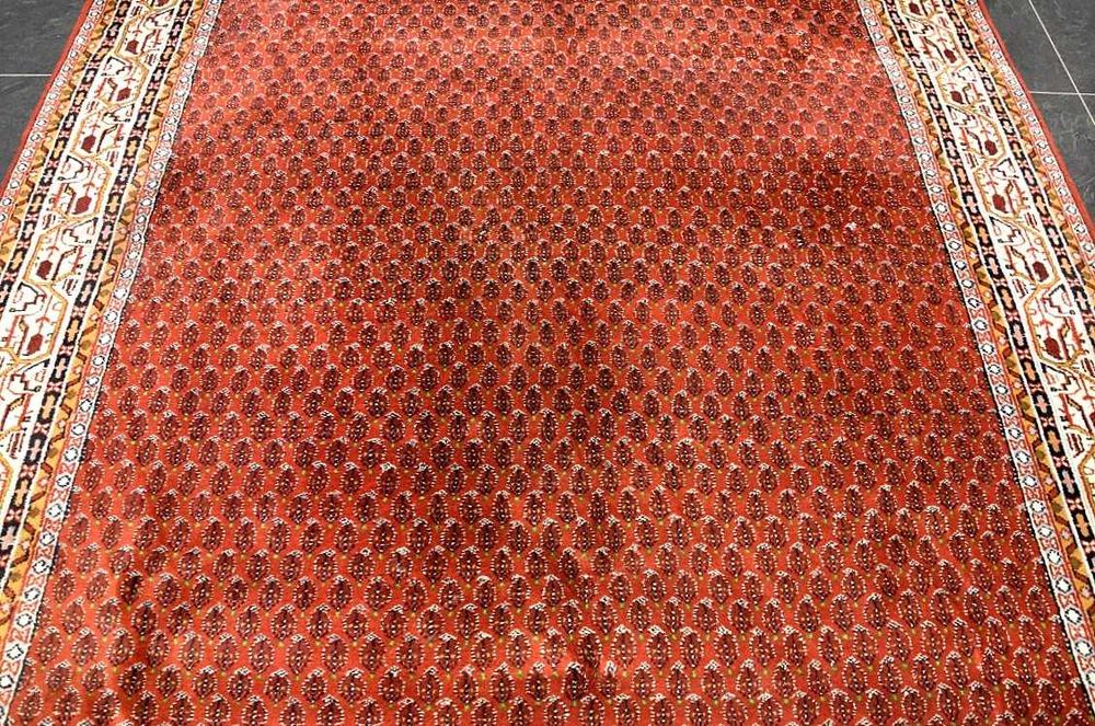 Tapete Persa SAROUGH MIR original, com 285cm x 205cm, feito em Lã sobre trama de Algodão e elaborado manualmente