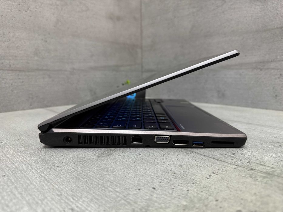 Компактний ноутбук Fujitsu E734/i5-4200m/8gb ddr3/13.3" HD