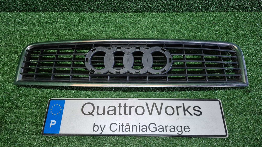 Grelha Capo Audi A4 B6 8E Original Bom Estado - Falta Simbolo AUDI